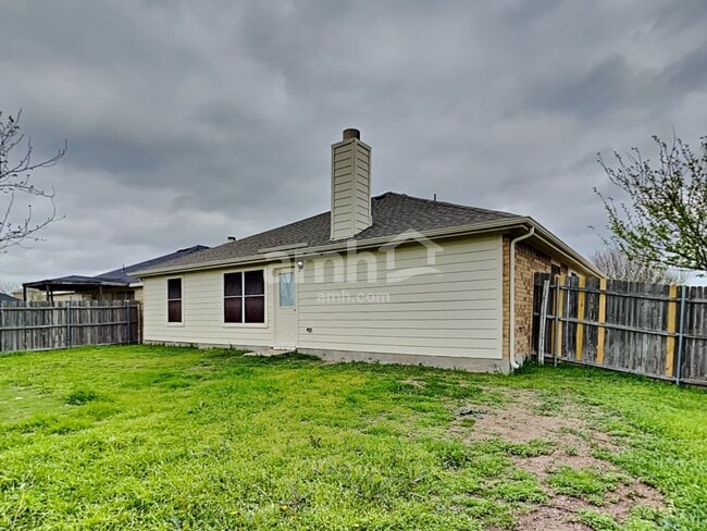 Building Photo - 1041 McKavett Dr