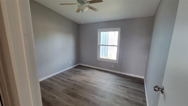 Building Photo - 2542 Wetz Rd