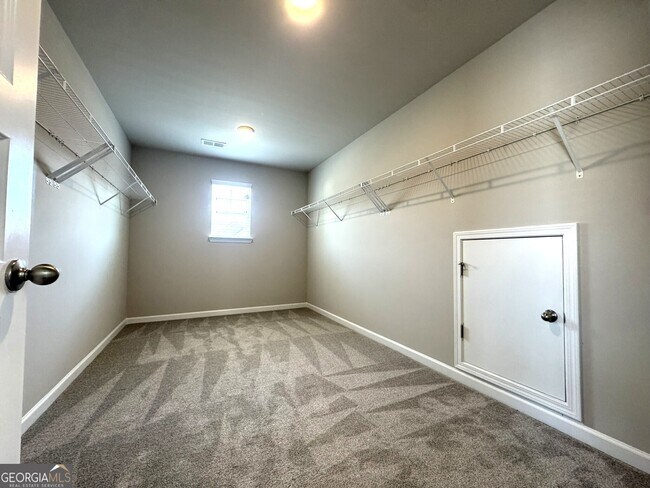 Building Photo - 100 McGinnis Cir