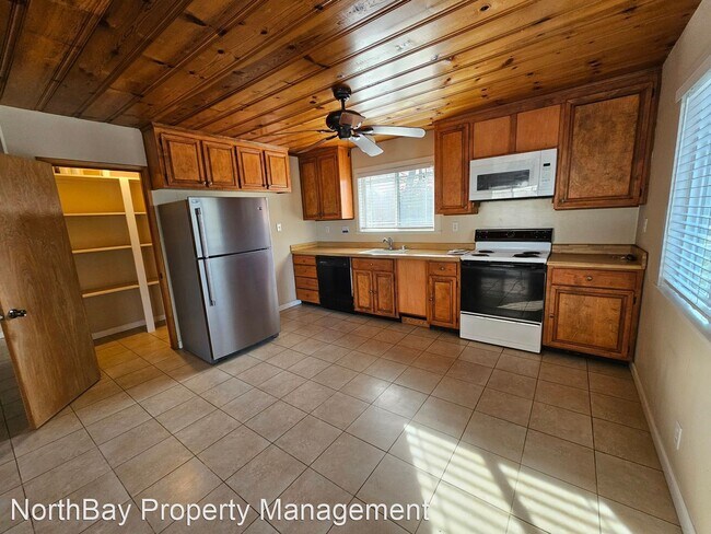 Building Photo - 3 br, 2 bath House - 19352 Deer Hill Rd