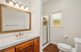 Building Photo - 720 Islay St