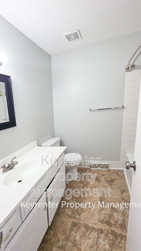 Building Photo - 5428 Ditzler Ave