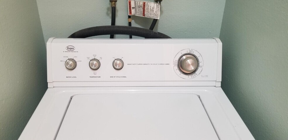 Building Photo - 509 Constitution Ave S