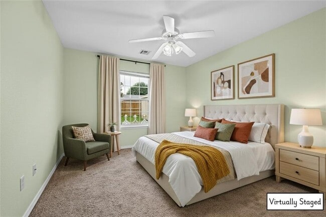 Building Photo - 1901 SW Columbus Rd