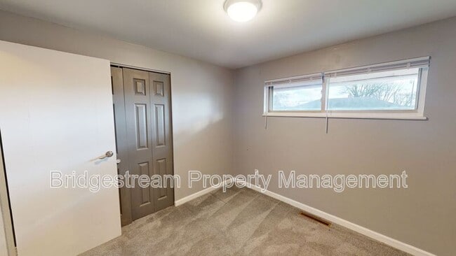 Building Photo - 4451 Mahler Dr