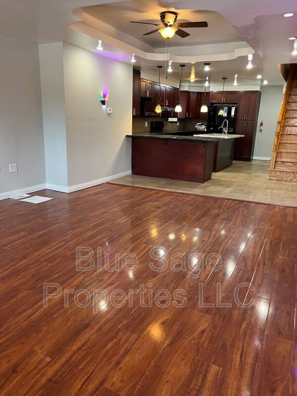 Building Photo - 17 S Church Ln