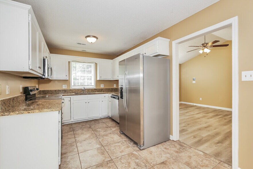 Building Photo - 104 Stapleton Way