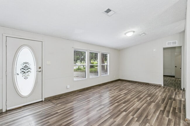 Building Photo - 223 Ajax Dr NW