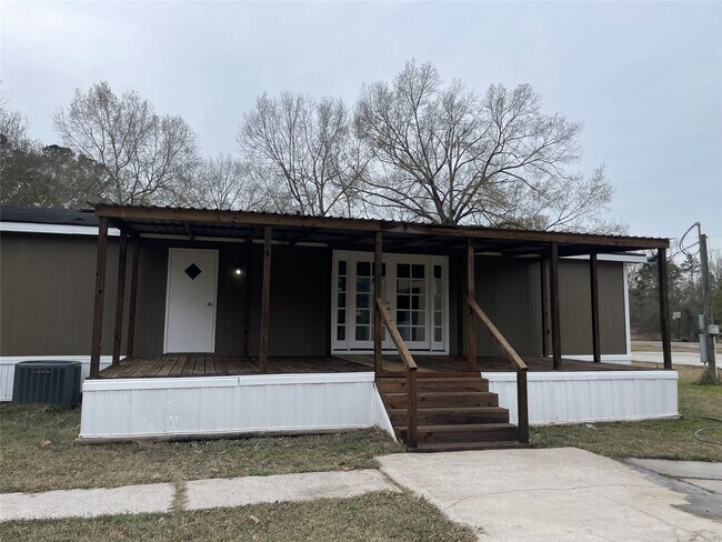 Building Photo - 15661 Deer Glen Ln