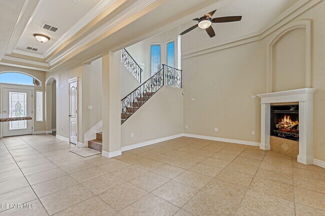 Building Photo - 6285 Wildwood Ct