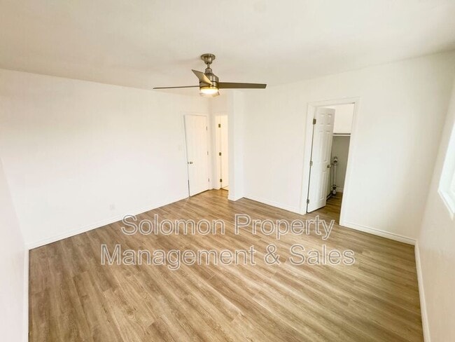 Building Photo - 3327 1/2 Polk Ave