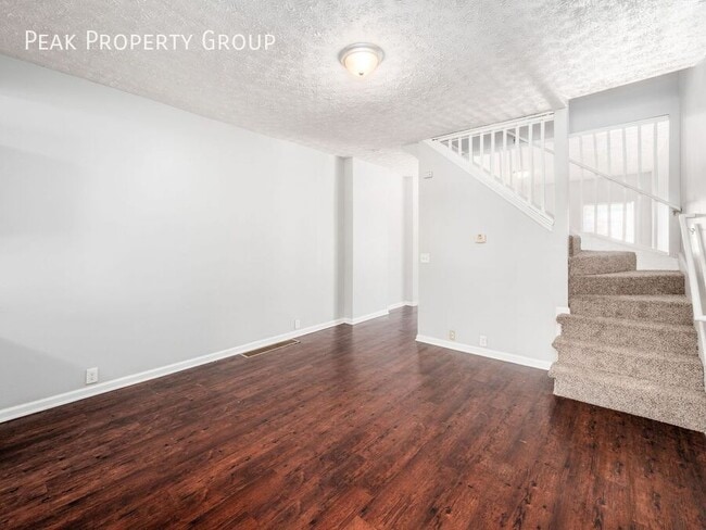 Building Photo - 421 E Mithoff St