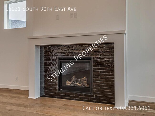 Building Photo - 16121 S 90th East Ave
