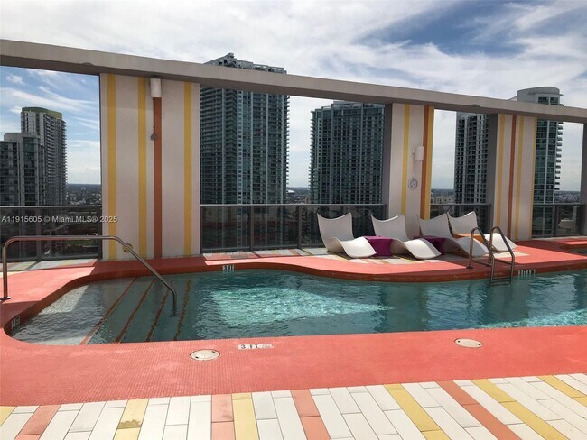 Building Photo - 31 SE 6th St