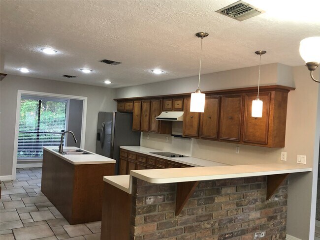 Building Photo - 3414 Wooddale Ln