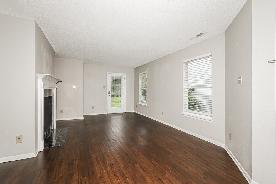 Building Photo - 3015 Redland Ln