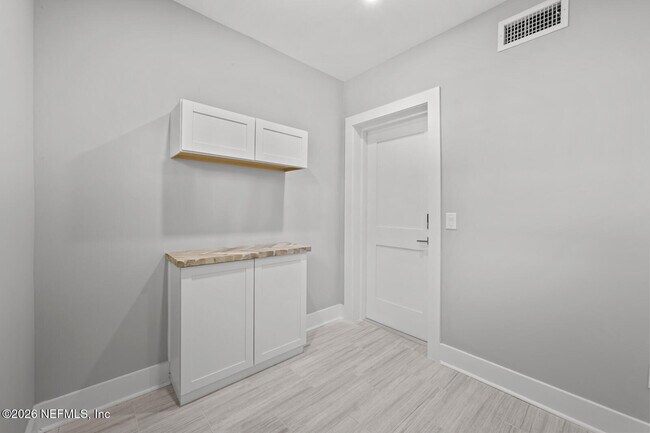 Building Photo - 2107 2nd St S
