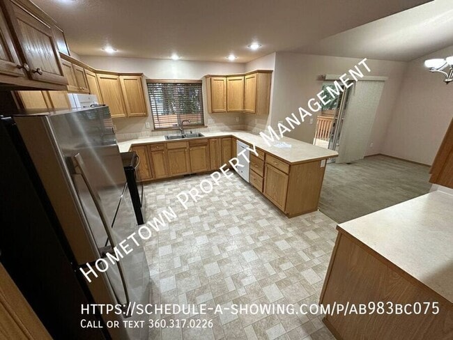 Building Photo - 9420 Fairhill Dr NE