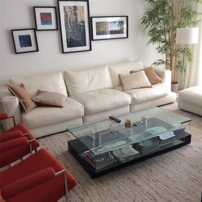 Building Photo - 5555 Collins Ave