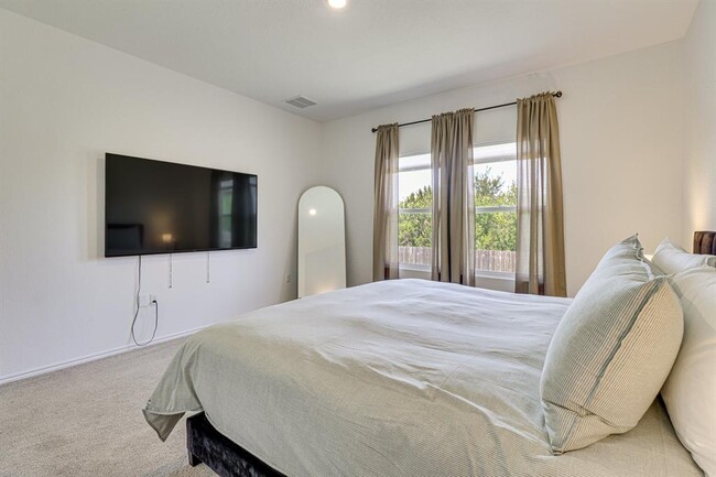 Building Photo - 10701 Steinbeck Dr