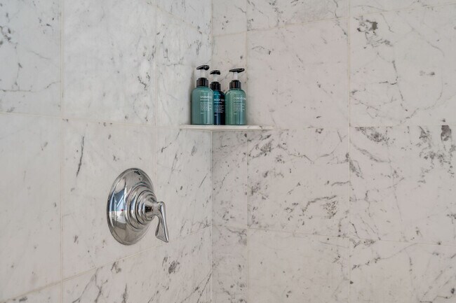 Building Photo - 4224 Francis Ave N