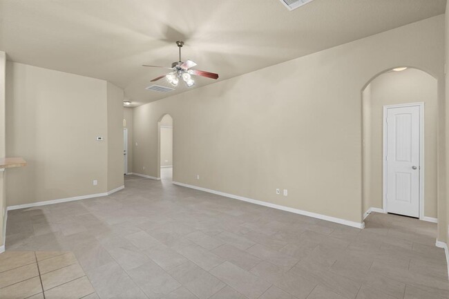 Building Photo - 26350 Longview Creek Dr