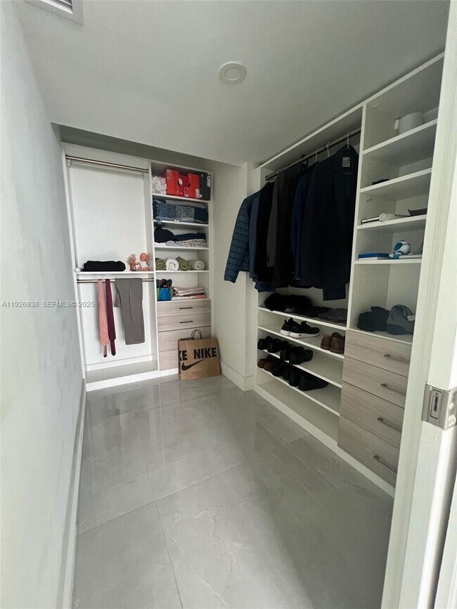 Building Photo - 11930 N Bayshore Dr