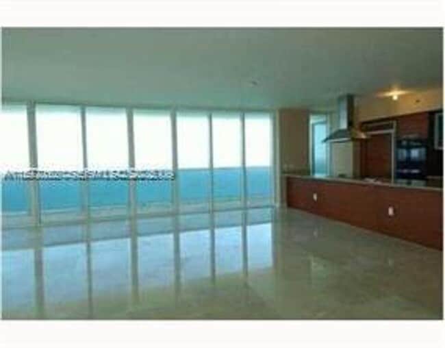 Building Photo - 1830 S Ocean Dr