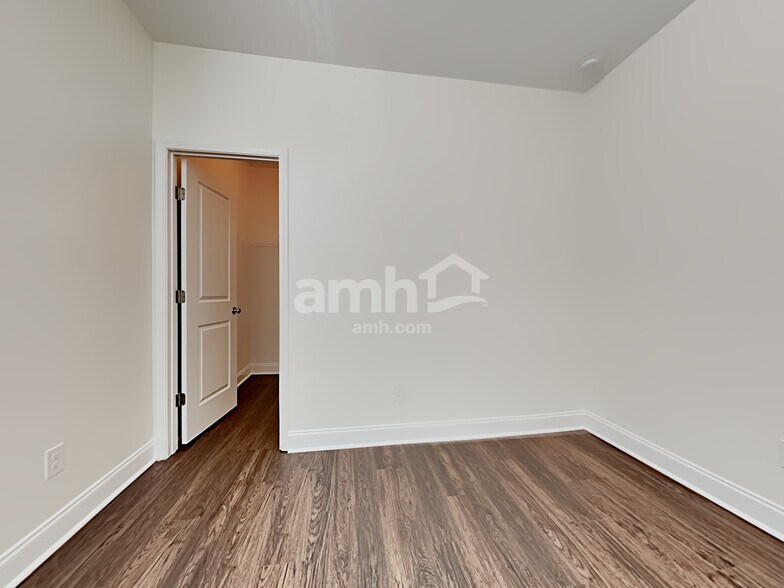 Building Photo - 127 Sago Ct