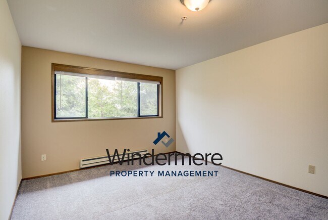 Building Photo - 1235 SE 4th Ave