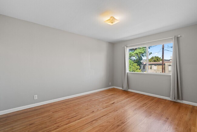 Building Photo - 101 Cerro Dr