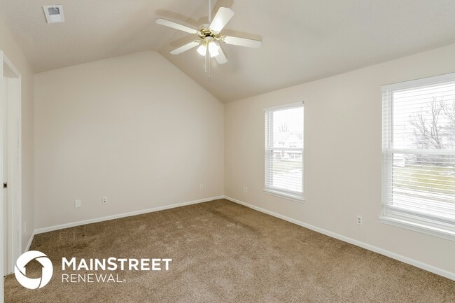 Building Photo - 11115 N Lewis Ave