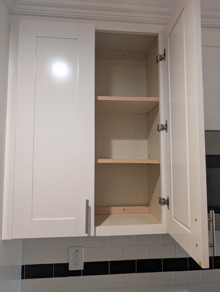 Building Photo - 280 Easy St