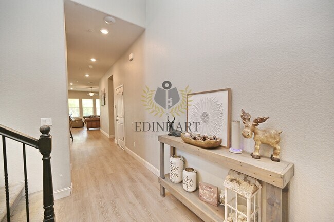 Building Photo - 531 Meridian Ave