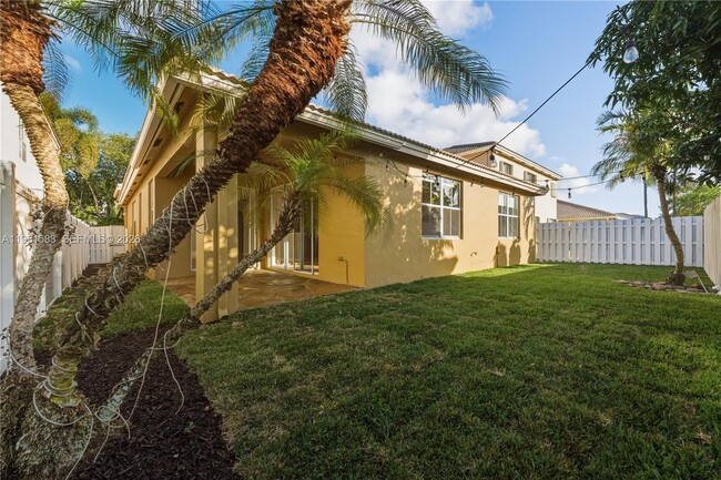 Building Photo - 2238 SW 125th Ave