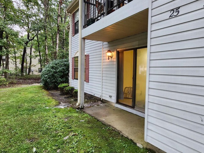 Building Photo - 25 Liberty Ct