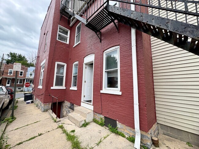 Building Photo - 134 Juniata St