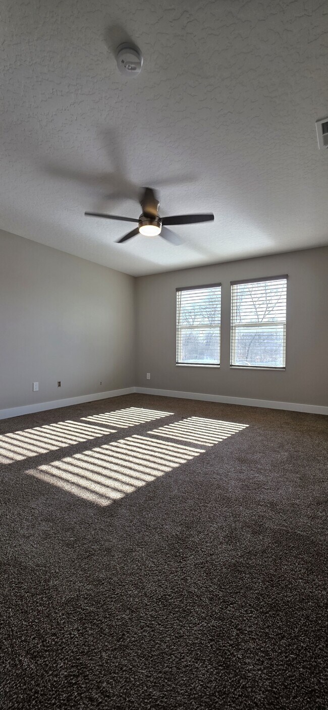 Building Photo - 157 E Murtaugh Lake Dr