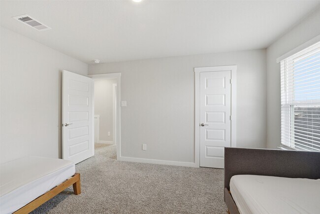 Building Photo - 28922 Yulee Mill Dr