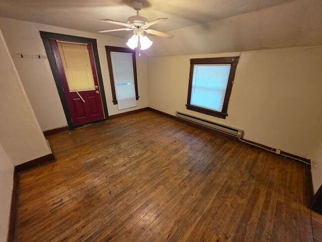 Building Photo - 703 Jones St