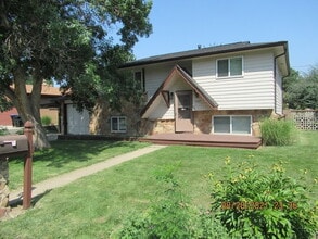 Building Photo - "Charming 4-Bed Arvada Home with Hardwood Floors & Finished Basement!"