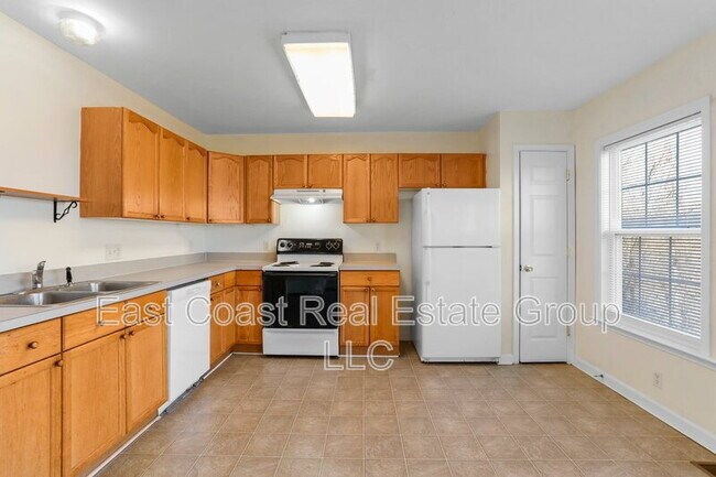 Building Photo - 91 Grindstone Dr