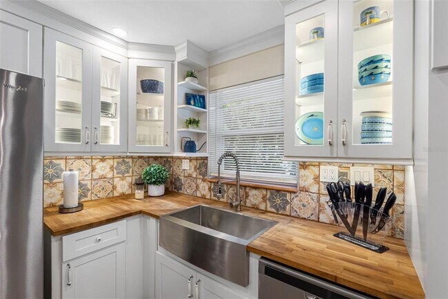 Building Photo - 2201 Park St N