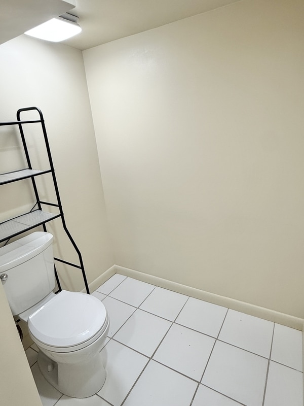 Building Photo - 925 Wilson Ave S