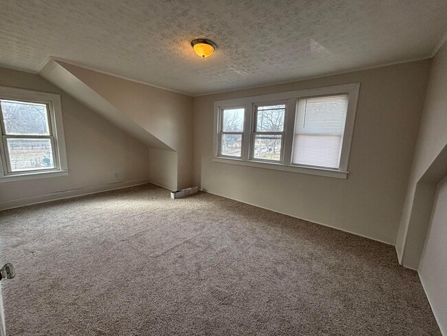 Building Photo - 218 Lechner Ave