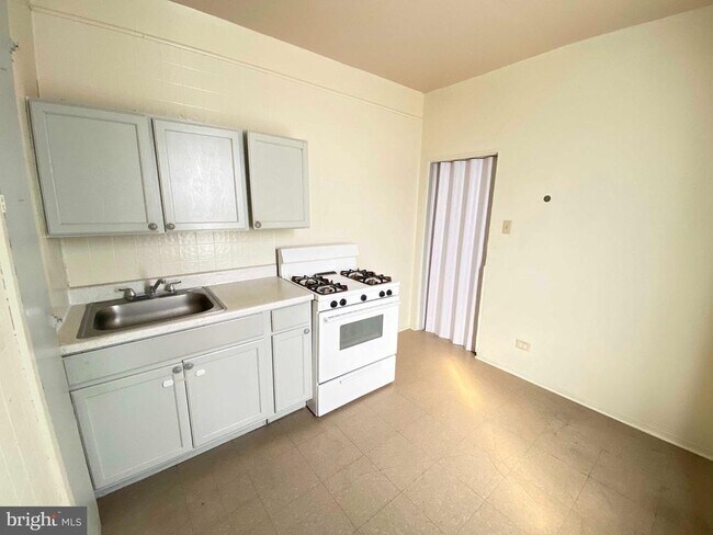 Building Photo - 2848 N Lee St