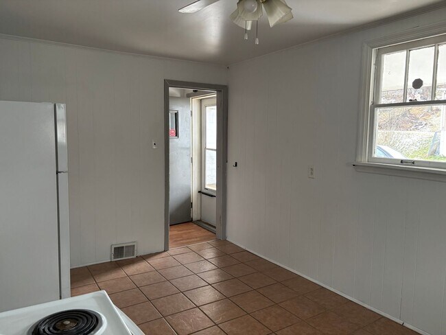 Building Photo - 104 Sewickley Ave