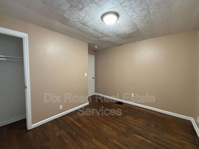 Building Photo - 636 Wampler Ave