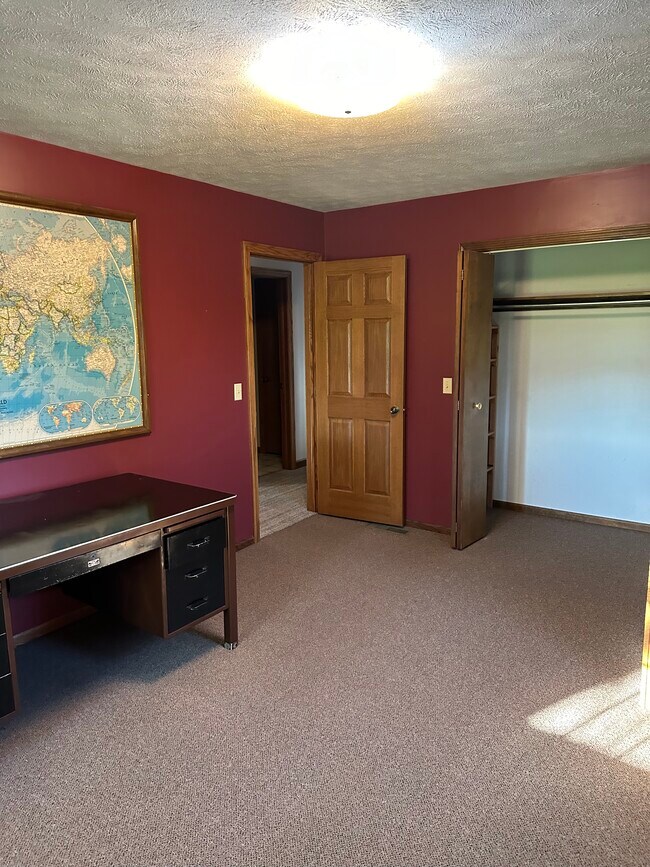 Building Photo - 7772 Huwer Rd