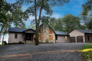 Building Photo - 314 Bear Hollow Rd